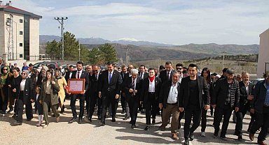 Suşehri Belediyesi'nde devir teslim töreni