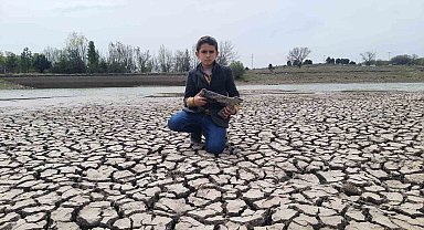 Susuzluktan çatlayan topraklar için yağmur duası yapıldı