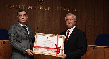 Tahmazoğlu mazbatasını aldı