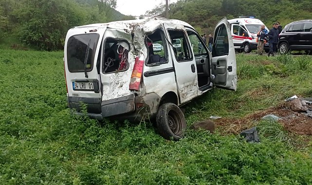 Takla atan hafif ticari araçtan yara almadan kurtuldular