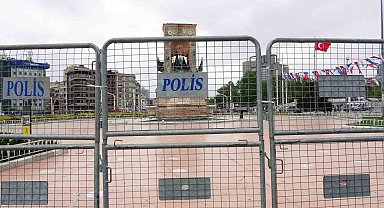 Taksim'de 1 Mayıs hazırlıkları başladı: Demir bariyerler getirildi