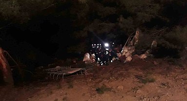 Tarım işçilerini taşıyan minibüs uçuruma düşüp yandı: 3 ölü, 18 yaralı
