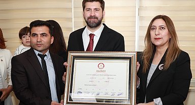 Tarsus Belediye Başkanı Ali Boltaç, mazbatasını alarak göreve başladı