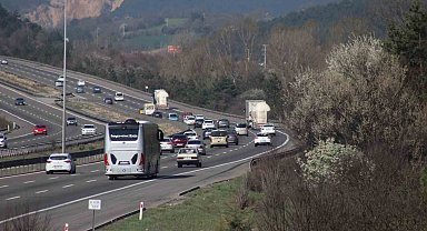 Tatil dönüşü Bolu geçişinde trafik akıcı