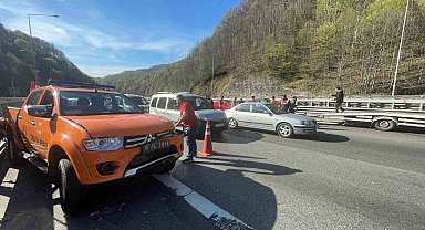 Tatil yolunda zincirleme kaza: 3 yaralı