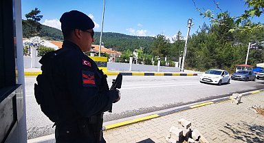 Tatilciler Marmaris yollarını doldurdu