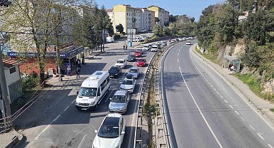 Tatilcilerin dönüş yoğunluğu trafiği durdurdu
