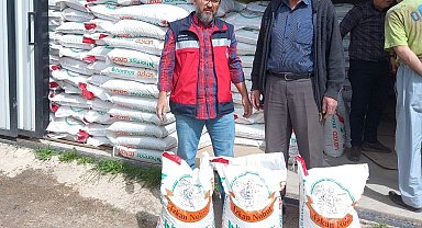 Tavşanlı'da 68 çiftçiye yüzde 50 hibeli nohut tohumu dağıtıldı