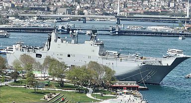 TCG Anadolu'ya benzeyen İspanya Hücum Gemisi havadan görüntülendi