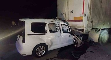 Tekirdağ'da araç kamyonun altına girdi: 1 ölü