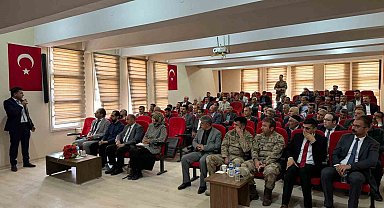Tekman'da muhtarlara birlik ve beraberlik vurgusu