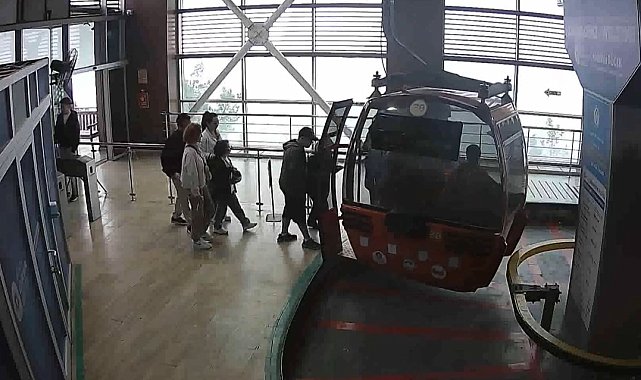 Teleferik kazasında hayatını kaybeden Memiş Gümüş ve ailesinin kabine biniş anları görüntüleri ortaya çıktı
