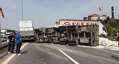 TEM otoyolunda büyük kaza, yol trafiğe kapandı