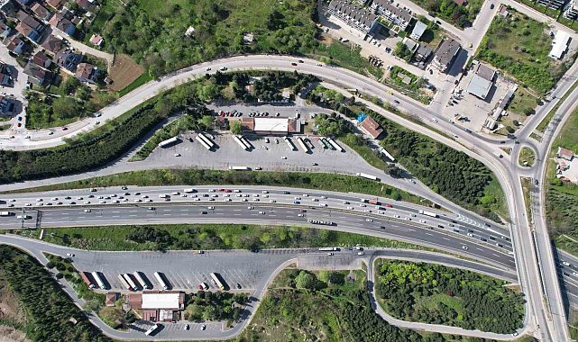 TEM'de bayram trafiği yoğunluğu havadan görüntülendi