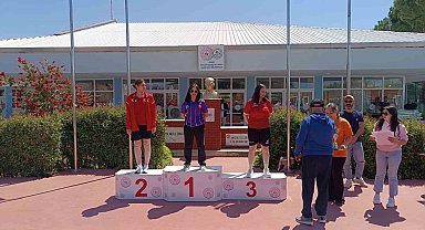 Teniste Afyonkarahisarlı sporculardan büyük başarı