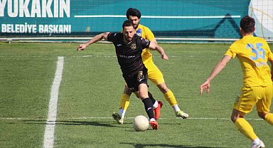 TFF 2. Lig: Belediye Derincespor: 0 - Kastamonuspor: 0