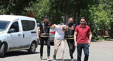 Trafikte tartıştığı kişiyi eşi ve kızının gözü önünde bıçaklayarak öldüren zanlı adliyeye sevk edildi
