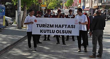 Turizm Haftası için liseli öğrencilerle yürüyüş düzenlendi