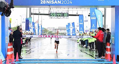 Türkiye İş Bankası 19. İstanbul Yarı Maratonu'nu erkeklerde Hicham Amghar, kadınlar Sheila Chelangat kazandı