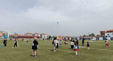 Uçurtmasını alan herkes stadyuma koştu