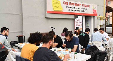 Üniversiteli öğrencilerden Başkan Ataç'a teşekkür