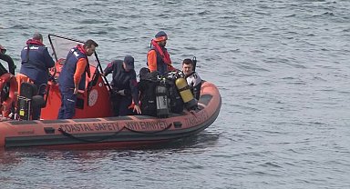 Üsküdar'da akşam denize girerek kaybolan şahsı arama çalışmaları sürüyor