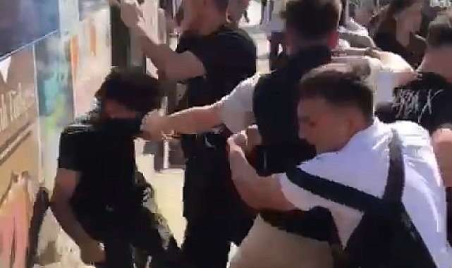 Üsküdar'da okul çıkışı öğrenciler birbirine girdi