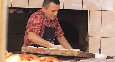 Usta olarak başladığı fırının sahibi oldu, 40 yıldır simit satıyor