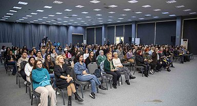 Usta yazarlar 'Diyaloglar' serisini bu kez Mersin'de gerçekleştirdi