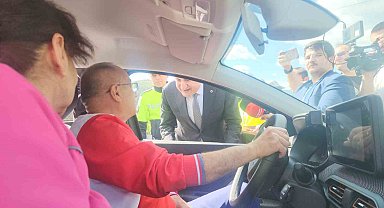 Uygulamaya katılan vali sürücüleri uyardı: Sevdiklerinize sağlıkla ulaşın
