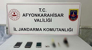 Uyuşturucu kullanan ve satan iki şahıs gözaltına alındı