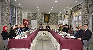 Vali Aygöl, kaymakamlar ile değerlendirmede bulundu