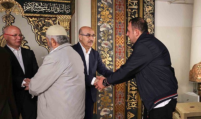 Vali Demirtaş, Bursalılarla bayramlaştı