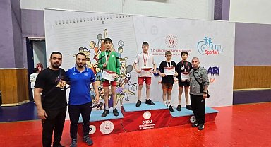 Vali Ergün'den Uşaklı sporcuya tebrik