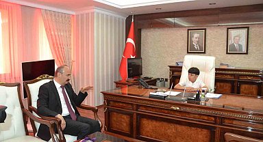 Vali koltuğuna oturan öğrenci, yeşil alanların artırılmasını istedi