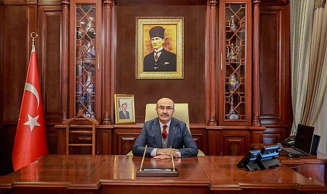 Vali Mahmut Demirtaş Bursa'nın Fethinin 698. yıl dönümünü kutladı