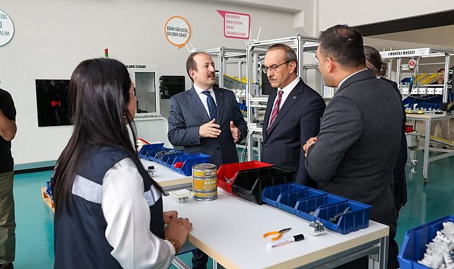 Vali Pehlivan ile Vali Yavuz, Model Fabrika ve Yenilik Merkezi'ni ziyaret etti