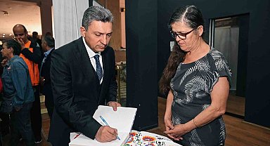 Vali Şahin: "Otizmli evlatlarımızı topluma kazandırmak görevimizdir"