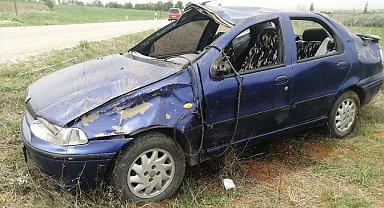 Virajı alamayan otomobil takla attı, anne ve kızı yaralandı