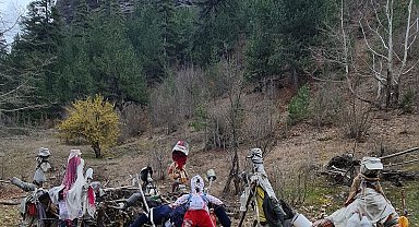 Yabani hayvanları korkutmak için cansız mankenli önlem