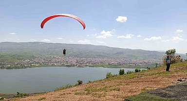 Yamaç paraşütü etkinliği büyük ilgi gördü