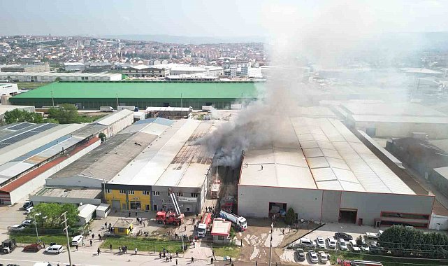 Yanan sandalye fabrikası havadan görüntülendi