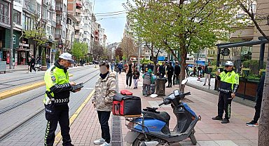 Yaya yoluna giren motosiklet sürücülerine ceza kesildi