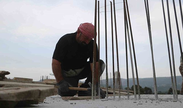 Yeni bir şehrin kurulduğu enkaz kentte bin 500 TL yevmiyeye iş var, işçi yok