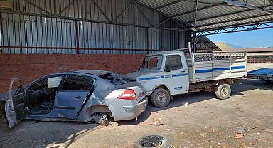 Yoldan çıkıp fabrikanın bahçesine uçtu: 2 yaralı