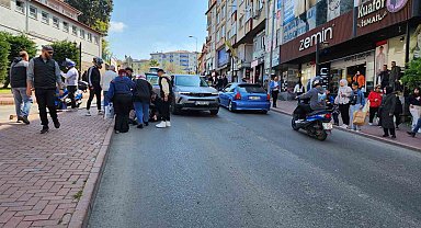 Yoldan karşıya geçmek isteyen adama otomobil çarptı: 1 yaralı