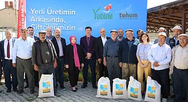 Yudum ve Tohum Derneği, Eskişehir'de çiftçilere yerli ayçiçek tohumu dağıttı
