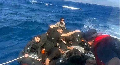 Yunanistan'ın geri ittiği 27 düzensiz göçmen kurtarıldı