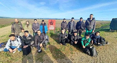 Yurtdışına kaçmaya çalışan 20 kaçak göçmen sınır hattında yakalandı