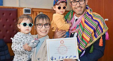 Zencirci, mazbatasını ikiz bebekleri ile birlikte aldı